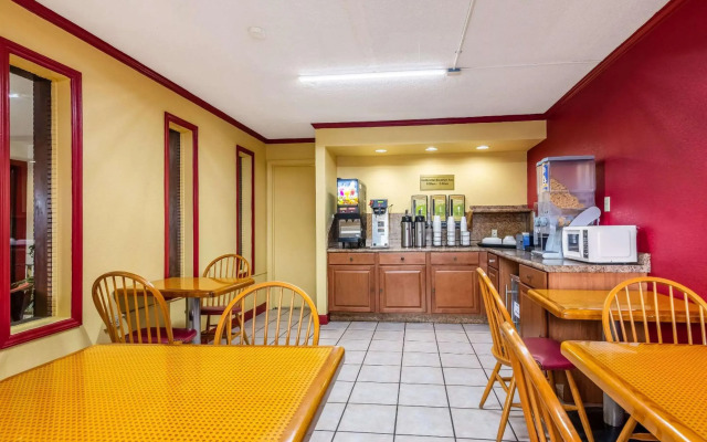 Econo Lodge Charlotte Airport Area