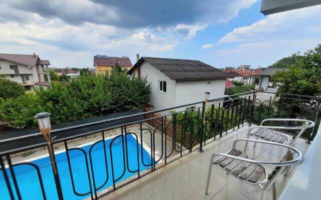 Cozy Summer Residence - Studio With pool