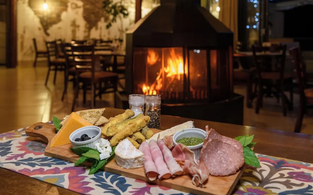 Cayley Mountain Resort