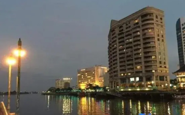 Nicely Riverbank suites 405 @Riverview
