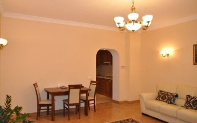 OId Town Apartments