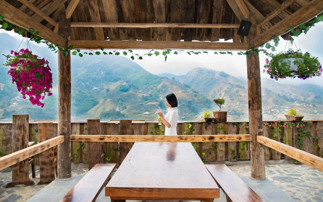 Muong Hoa River View Homestay