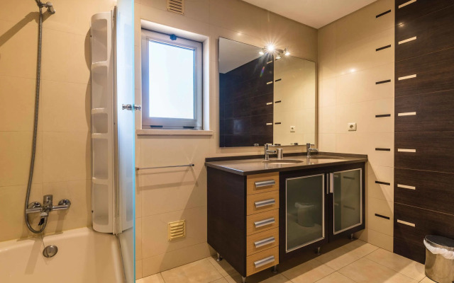 Spacious villa in Albufeira with private pool