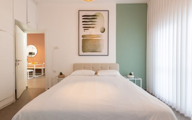 Stunning Chic 2 BR Ibn Gvirol St