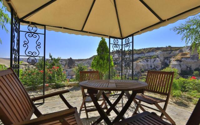 Traveller's Cave Hotel