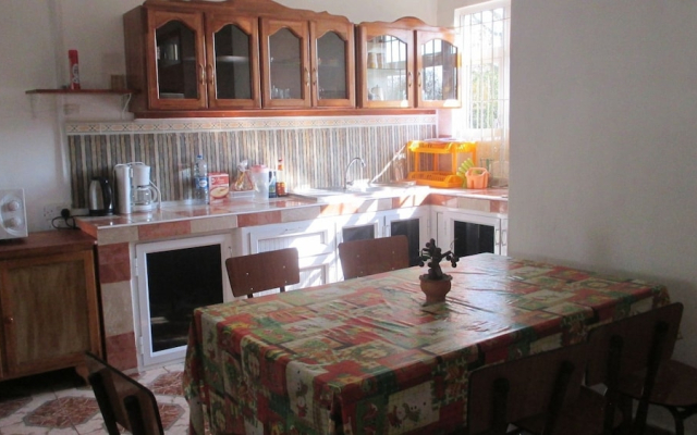 House Private Pool , Wifi, Jacuzzispa ,security Alarm, Canal Near sea