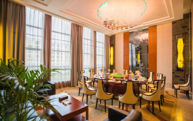 Hewitt Grand Hotel