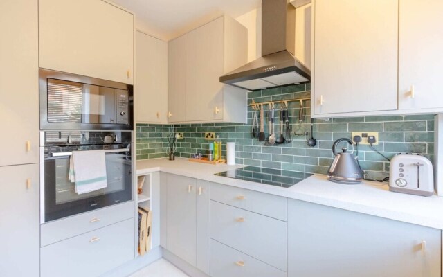 Vibrant 1BD Flat - 8 Mins to Dalston, Hackney!