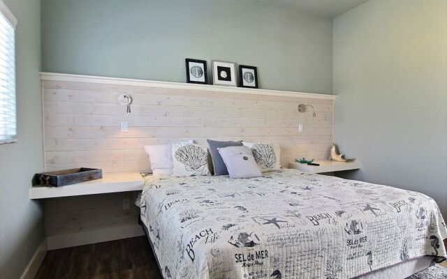 Bella Mar 69 by RedAwning