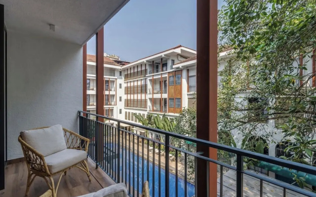 Hidden Gem Luxe Suite w Pool View - 1km to Beach