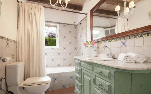 Rustic House in Mancor With Pool