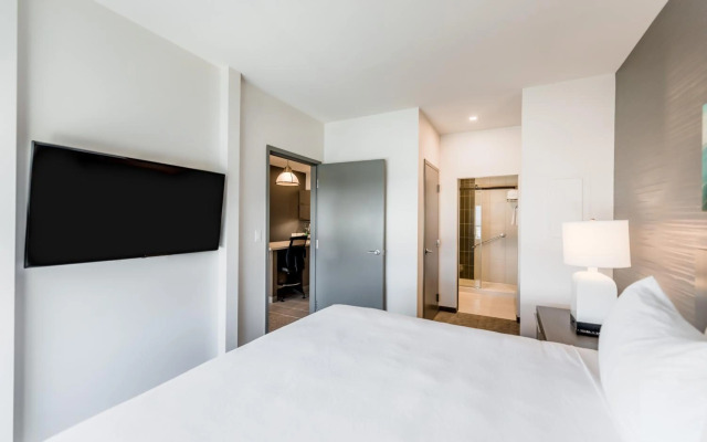 Hyatt House Winnipeg-South/Outlet Collection