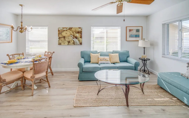 Cozy & Bright Naples Abode w/ Community Amenities!