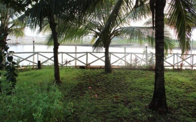 Sea Paradise Bamboo Beach Huts