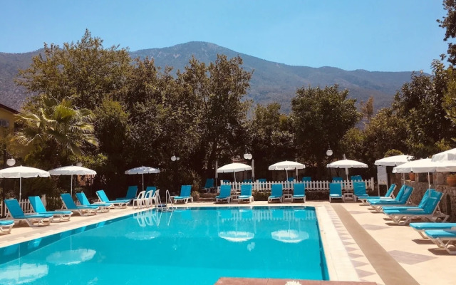 Yakamoz Hotel