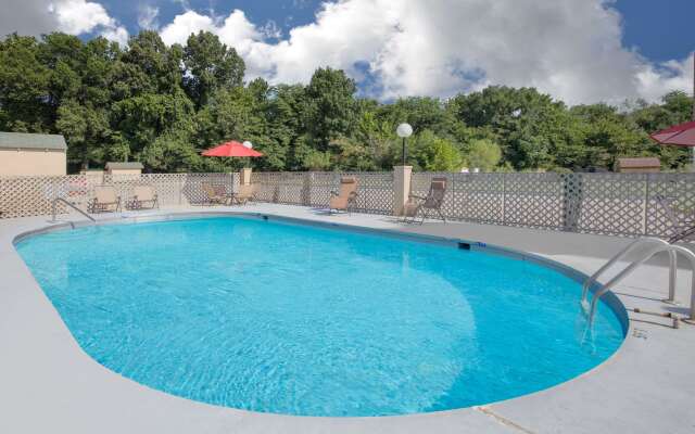 Super 8 by Wyndham Clarksville AR