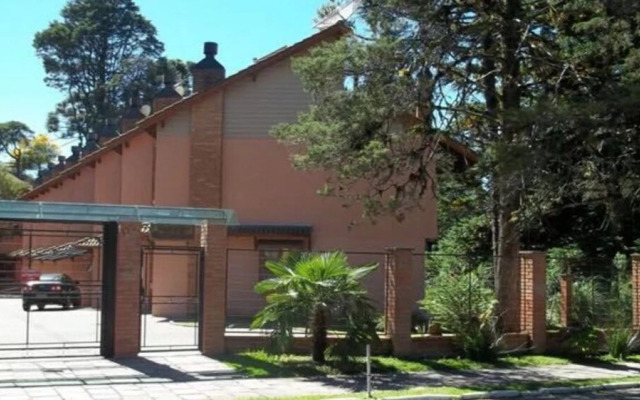 Locar- in Gramado Tríplex Centro ao lado do Lago