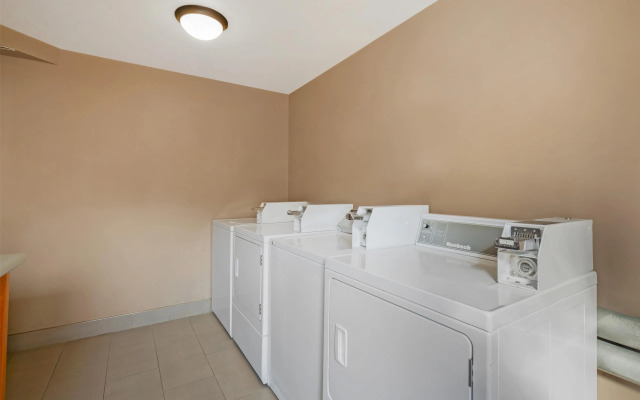 Best Western Plus Valemount Inn & Suites