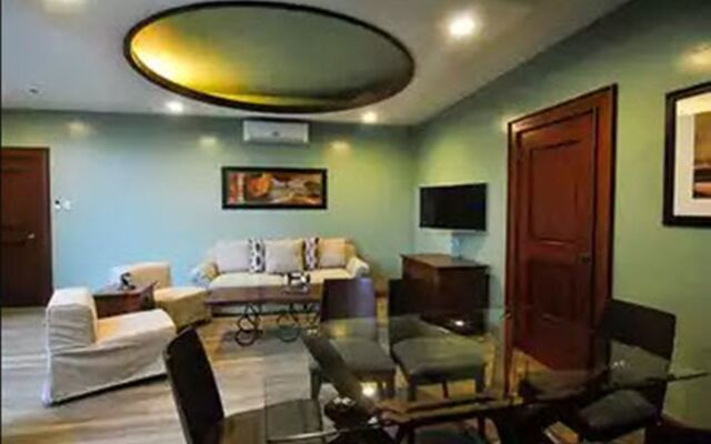 Paragon Hotel and Suites