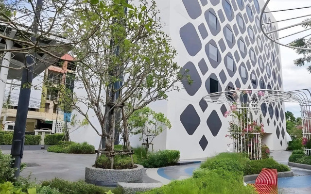 GO Hotel Chonburi at Central Chonburi