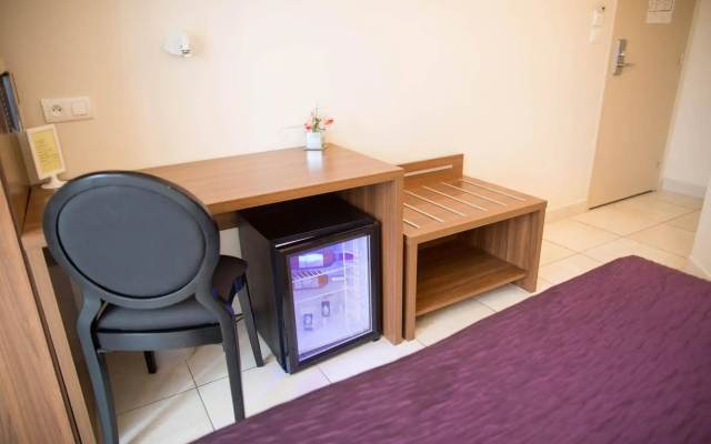 Hôtel Holidays & Work