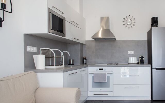 37.5m² homm Penthouse in Athens with 43m² Terrace
