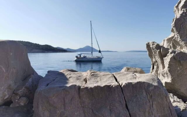 Stunning 1-bed Apartm. Near the Beach in M. Lošinj