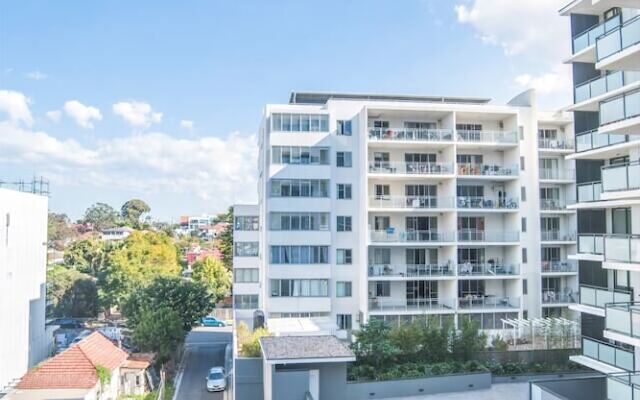 2bed2bath APT at Wolli Creek+P* Close to Airport