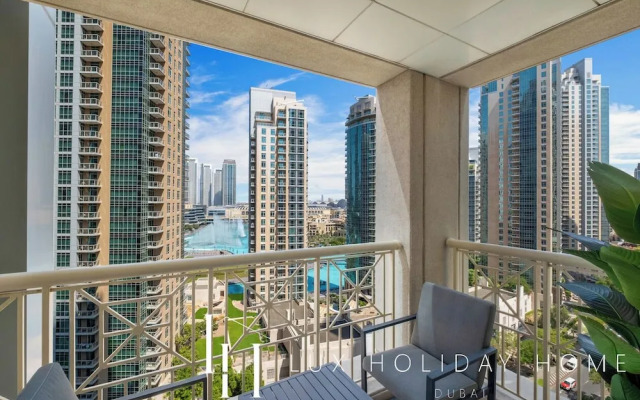 LUX  The Fountain View Suite