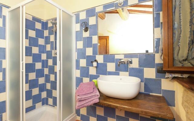 Farmhouse in the Marche With Swimming Pool