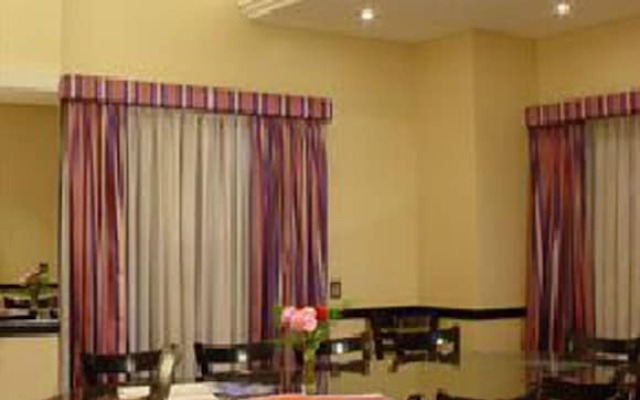 Reina Victoria Suites & Towers