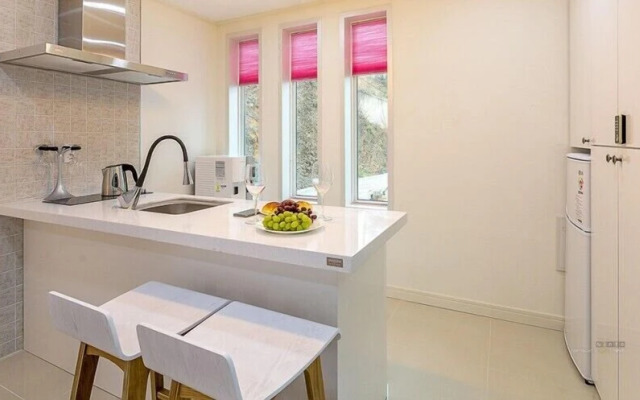 Arco Poolvilla Pension