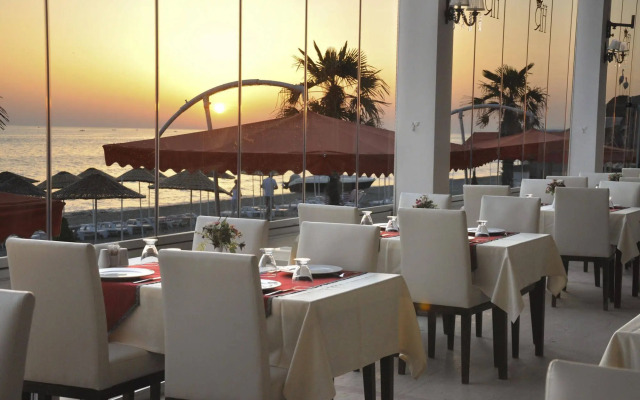 Ronax Hotel