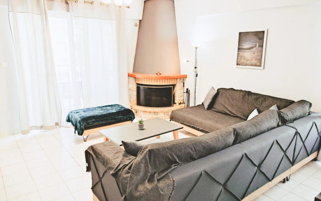 Summer Breeze Apartment in Kalamata