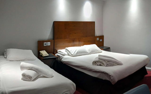Ramada by Wyndham Loughborough Hotel