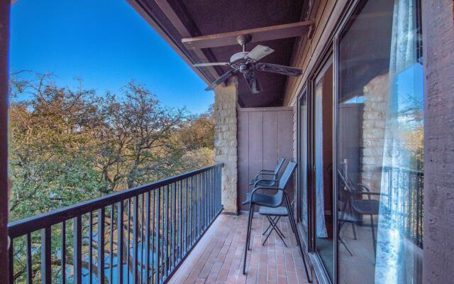 The Float Inn 3 CW B209