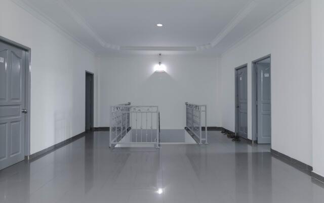 RedDoorz Plus near Batam City Square