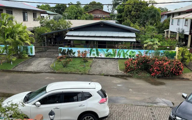 Max Garden and Pool