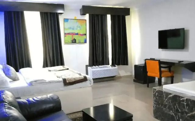Great Western Hotel and Suites