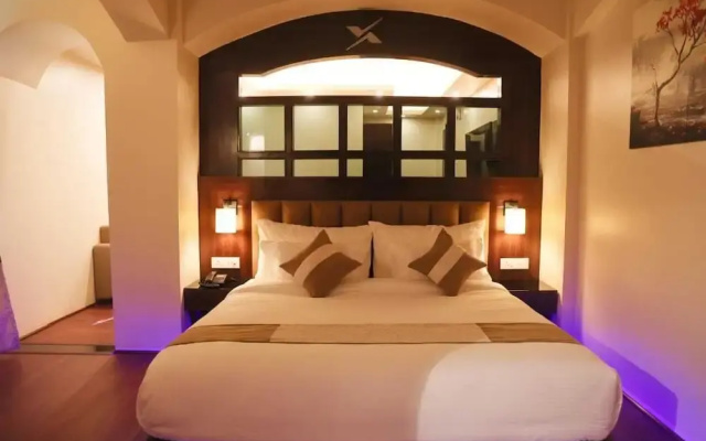 Xcelsior Hotel And Spa