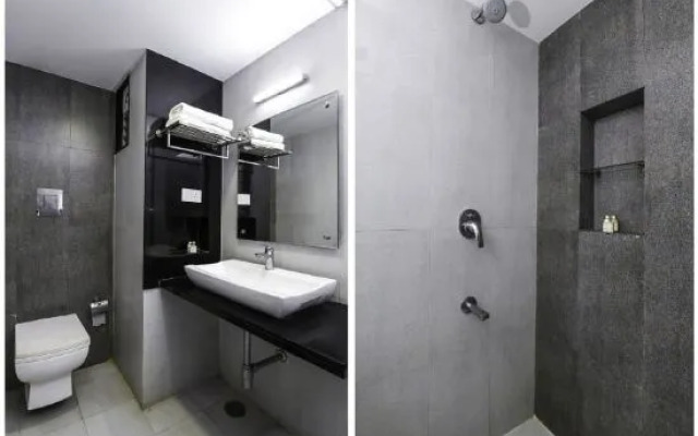 Apple Hotel By OYO Rooms