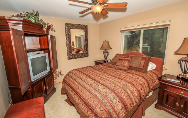 1086-snow Summit Chalet