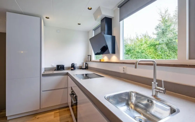 Cozy Holiday Home With hot tub on Texel