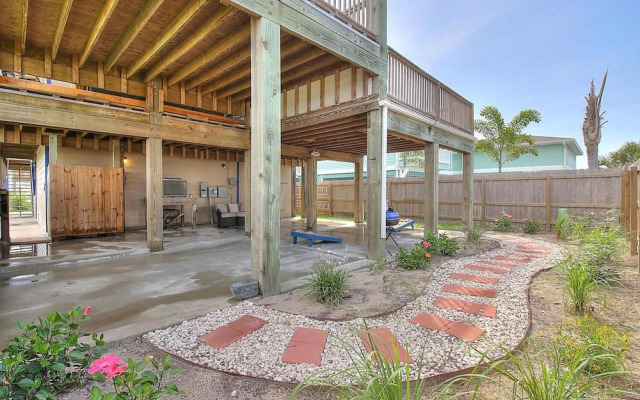 Spacious & Pet Friendly + Game Room Sleeps 10