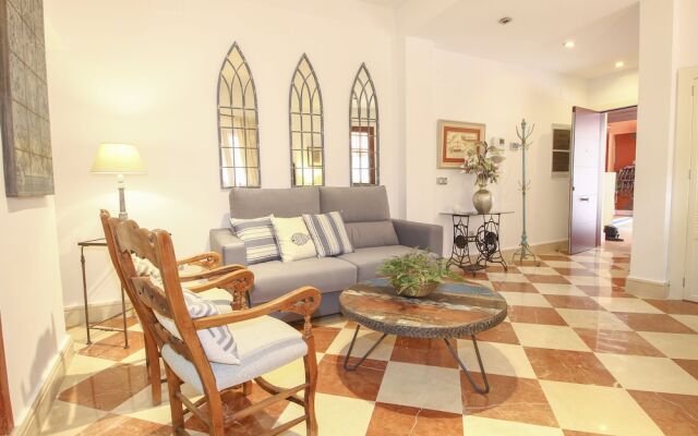 Deluxe apart. Pza de la encarnacion Q5