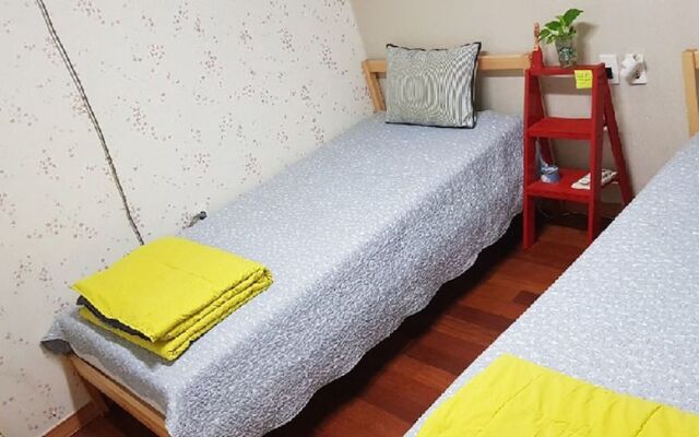 Gwangan Bridge Guesthouse - Hostel