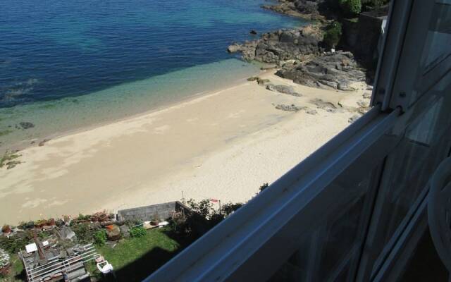 Galicia 100423 3 Bedroom Apartment by Mo Rentals