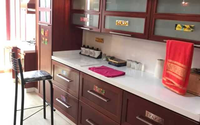Hommus Hostel (New)
