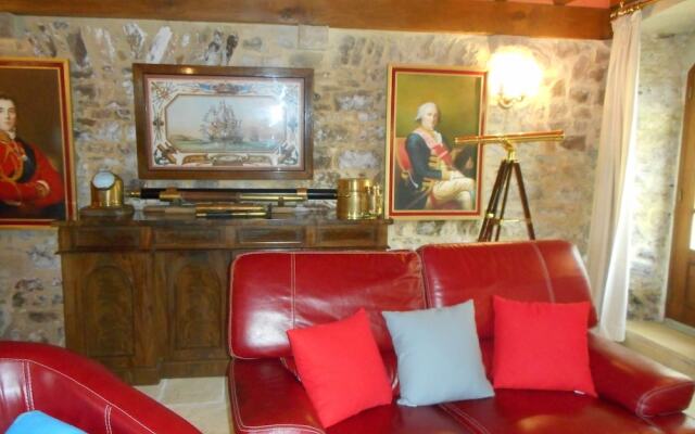 Prieure St Pierre de La Luthumiere