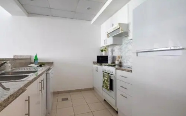 Frank Porter - Al Thayyal 2, The Greens